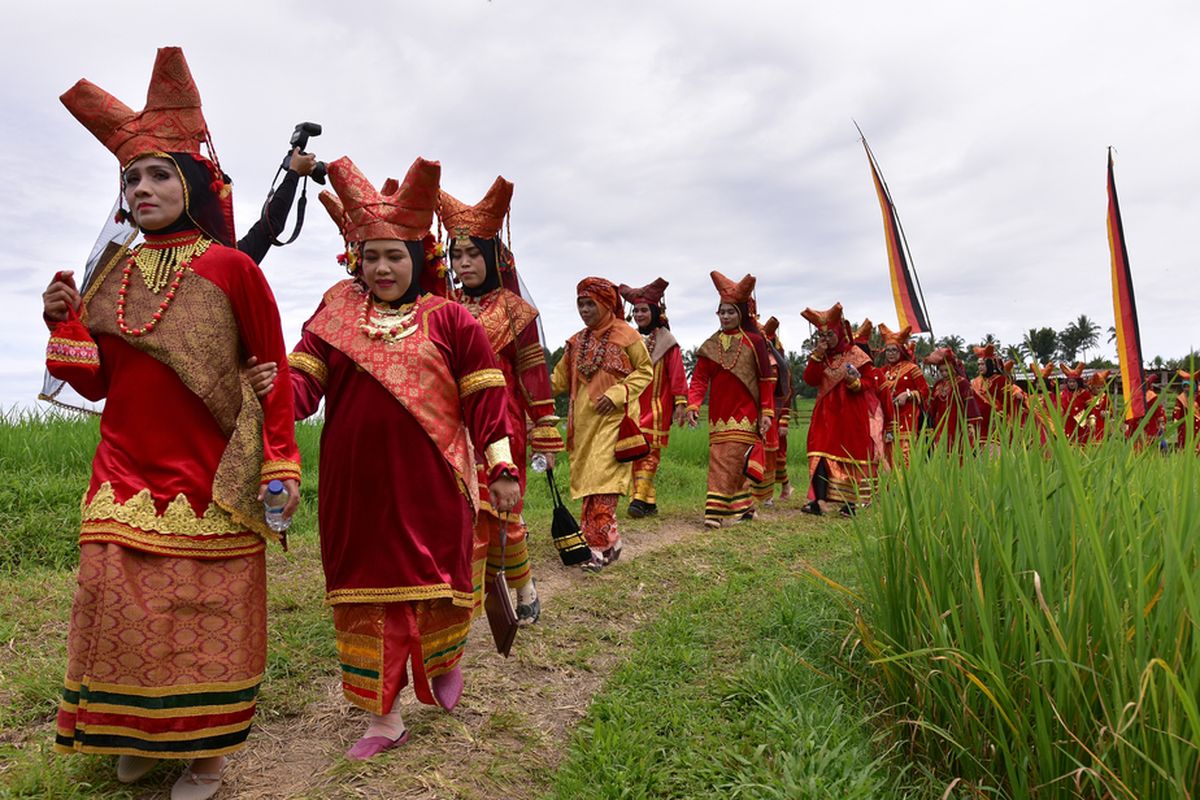 Sistem Matrilineal Minangkabau